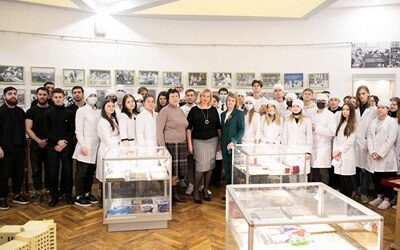 PHOTO EXHIBITION ABOUT DOCTORS DURING THE WAR