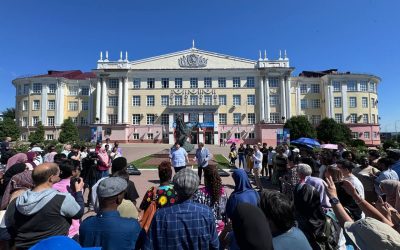 RECTOR OF KSMU WELCOMES INTERNATIONAL PARENTS